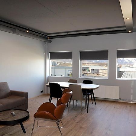 Tryggvabraut 24 One Bedroom Apartment Akureyri Esterno foto