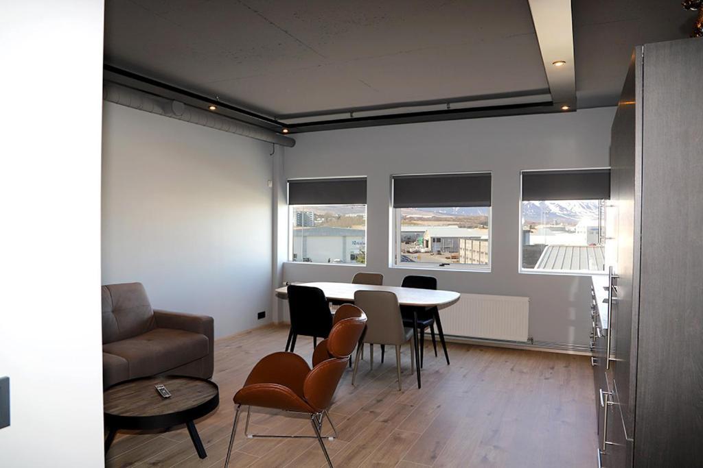 Tryggvabraut 24 One Bedroom Apartment Akureyri Esterno foto