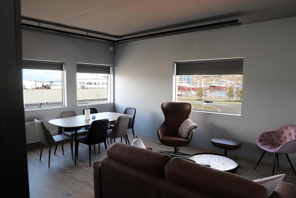 Tryggvabraut 24 One Bedroom Apartment Akureyri Esterno foto